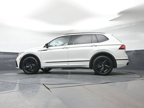 Used 2024 Volkswagen Tiguan SE R-Line FWD image 32