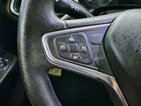 Used 2018 Chevrolet Equinox LT FWD image 24