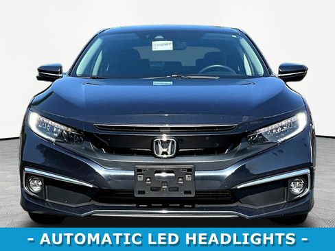 Used 2019 Honda Civic Touring image 2