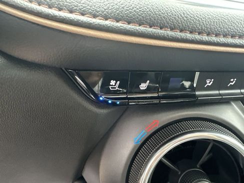 Certified 2020 Chevrolet Blazer Premier w/ Driver Confidence II Package image 38