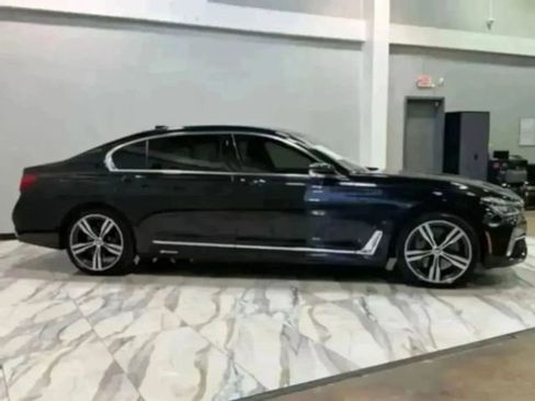Used 2017 BMW 750i xDrive AWD/4WD image 36