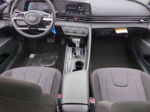 New 2026 Hyundai Elantra SE FWD image 13