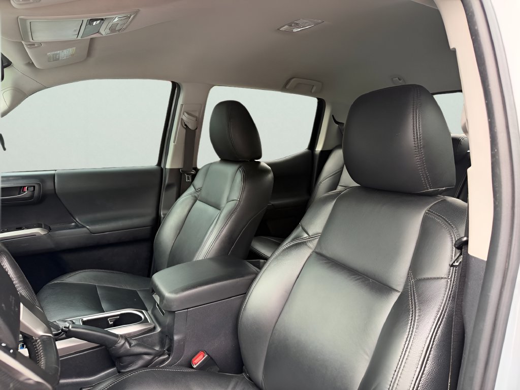 Used 2021 Toyota Tacoma SR5 w/ Trail Edition AWD/4WD image 16