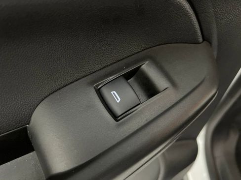 Used 2025 Chevrolet TrailBlazer LT AWD/4WD image 15