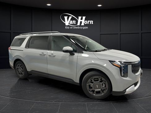Used 2025 Kia Carnival EX FWD image 1