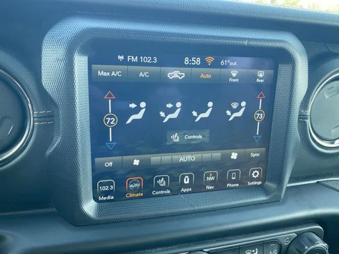 Used 2021 Jeep Gladiator Overland image 19