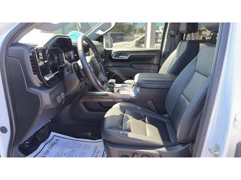 Used 2025 Chevrolet Silverado 1500 RST w/ Convenience Package II AWD/4WD image 8
