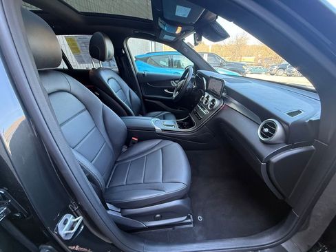 Used 2022 Mercedes-Benz GLC 300 4MATIC image 17