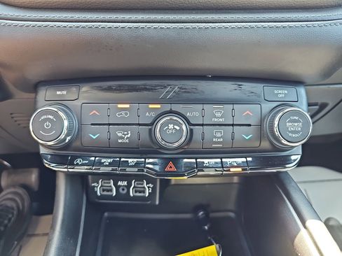 Used 2023 Dodge Durango SXT Launch Edition image 45