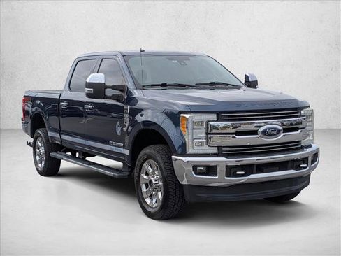 Used 2018 Ford F250 Lariat w/ Lariat Ultimate Package image 3