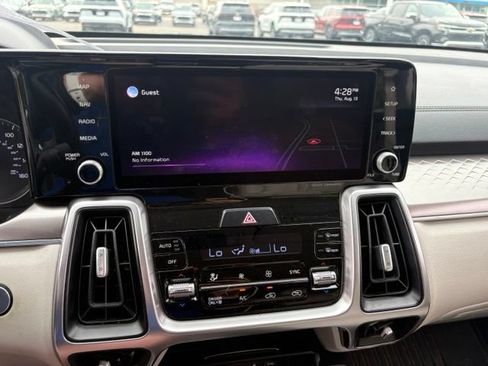 Used 2022 Kia Sorento EX FWD image 9