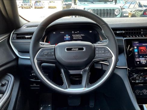 New 2025 Jeep Grand Cherokee Laredo w/ Luxury Tech Group I image 17