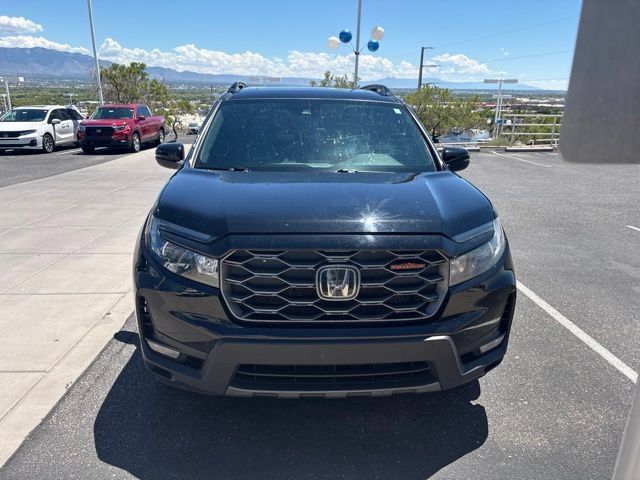 Used 2023 Honda Passport TrailSport image 2