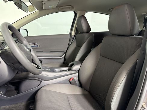 Certified 2021 Honda HR-V LX image 4