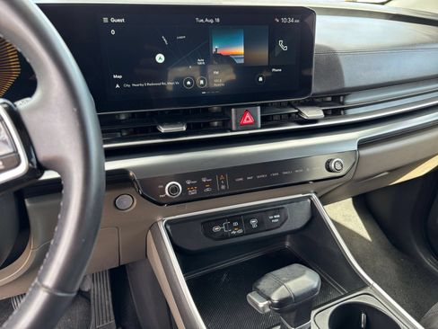 Used 2026 Kia Carnival FWD image 17