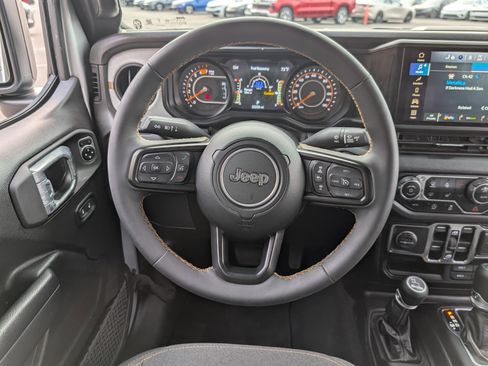 Used 2024 Jeep Wrangler Sport S image 22