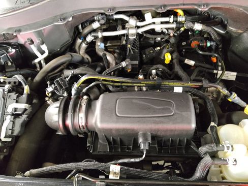 Used 2022 Ford Explorer XLT w/ Equipment Group 202A image 30