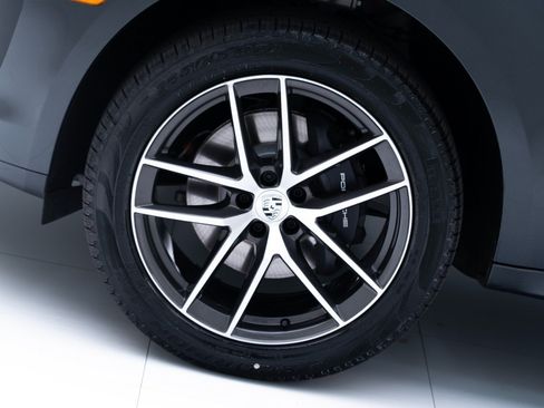 Used 2026 Porsche Macan AWD/4WD image 12