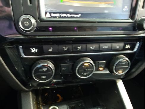 Used 2016 Volkswagen Jetta SEL Premium w/ Lighting Package image 23