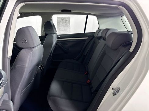 Used 2009 Volkswagen Rabbit S FWD image 19