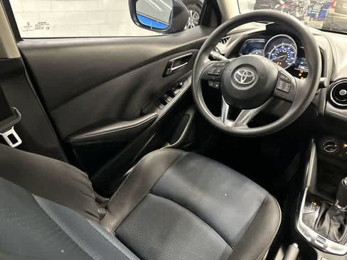 Used 2018 Toyota Yaris iA FWD image 12