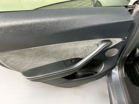 Used 2023 Tesla Model Y Long Range AWD/4WD image 26