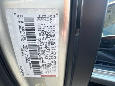 Used 2004 Lexus SC 430 Convertible w/ Preferred Accessory Pkg RWD image 3