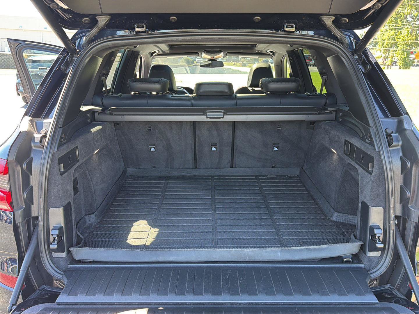 Used 2022 BMW X5 sDrive40i w/ M Sport Package RWD image 36