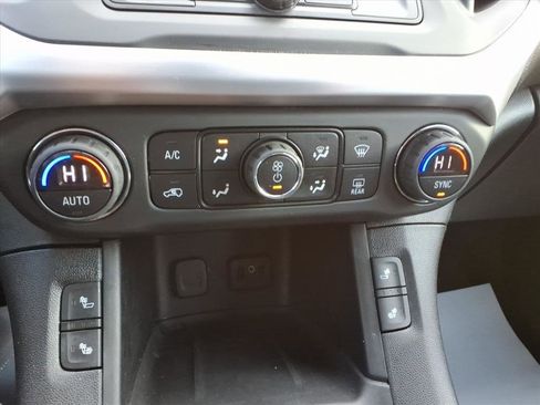 Used 2019 GMC Acadia SLE image 22