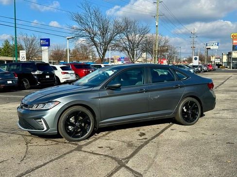 New 2026 Volkswagen Jetta SE image 3