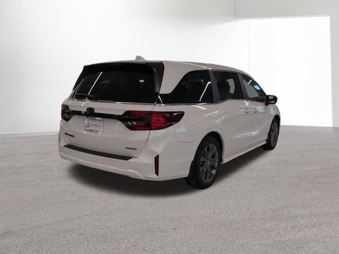 New 2026 Honda Odyssey Touring image 36