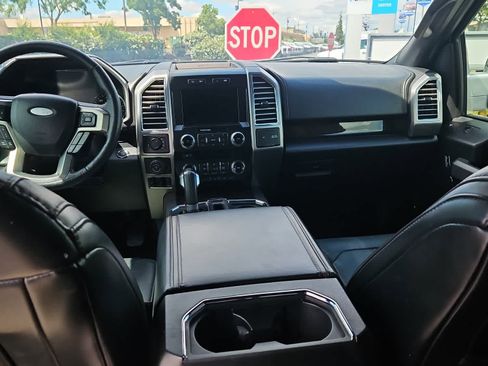 Used 2016 Ford F150 Platinum w/ Equipment Group 701A Luxury image 10