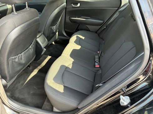 Used 2018 Kia Optima LX FWD image 16