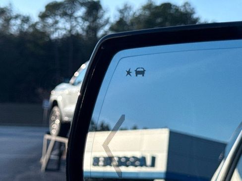 Used 2018 Chevrolet Tahoe Premier image 36