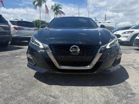 Used 2022 Nissan Altima 2.5 SR FWD image 2