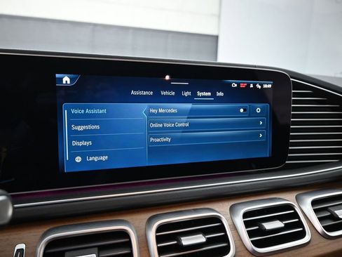 Used 2025 Mercedes-Benz GLS 450 4MATIC image 20