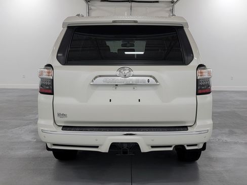 Used 2017 Toyota 4Runner Limited AWD/4WD image 7