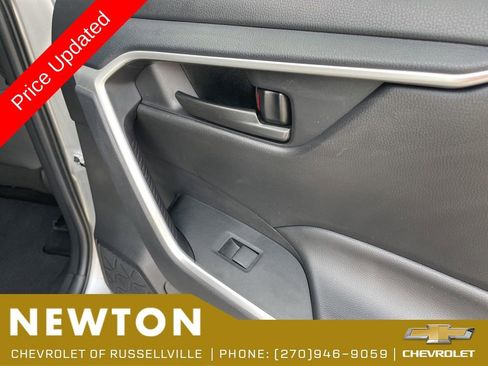Used 2025 Toyota RAV4 LE FWD image 38