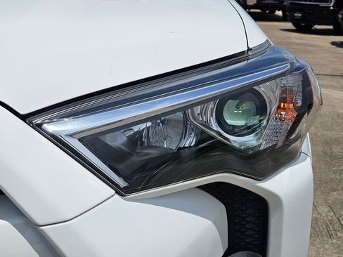 Used 2022 Toyota 4Runner SR5 Premium w/ Moonroof Package RWD image 12