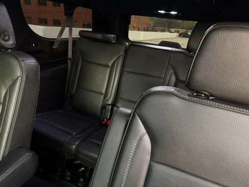 Used 2021 GMC Yukon XL Denali w/ Denali Premium Package AWD/4WD image 26