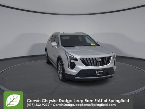 Used 2019 Cadillac XT4 Premium Luxury w/ Driver Assist Package AWD/4WD image 3