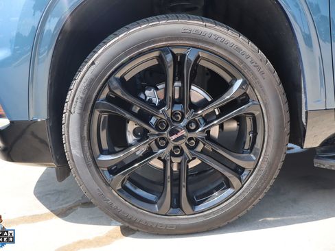 Used 2025 GMC Acadia Denali w/ LPO, Floor Liner Package FWD image 10
