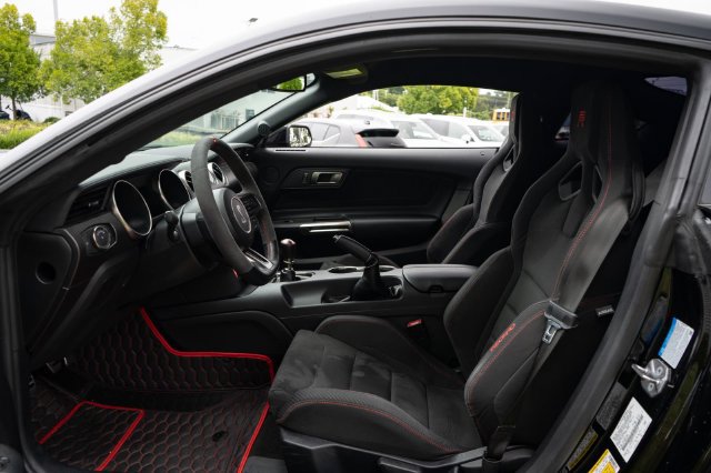 Used 2018 Ford Mustang Shelby GT350R w/ GT350R Equipment Group 920A RWD image 30