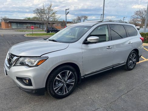 Used 2018 Nissan Pathfinder Platinum AWD/4WD image 6