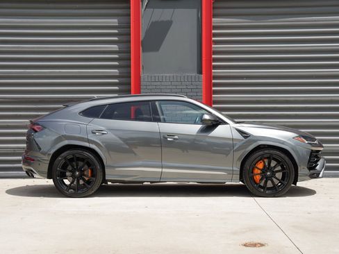 Used 2020 Lamborghini Urus AWD/4WD image 3