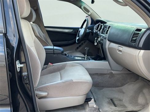 Used 2005 Toyota 4Runner SR5 image 10