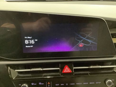 Certified 2025 Kia Niro EX FWD image 10