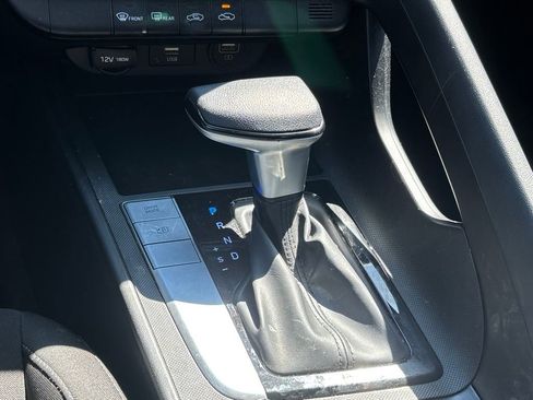 Used 2021 Hyundai Elantra SEL image 11