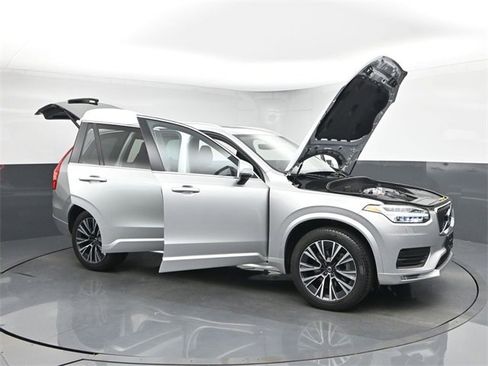 Used 2022 Volvo XC90 T6 Momentum w/ Climate Package image 54