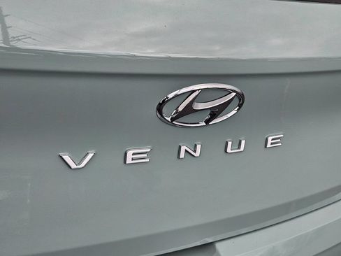 Used 2026 Hyundai Venue SEL FWD image 10